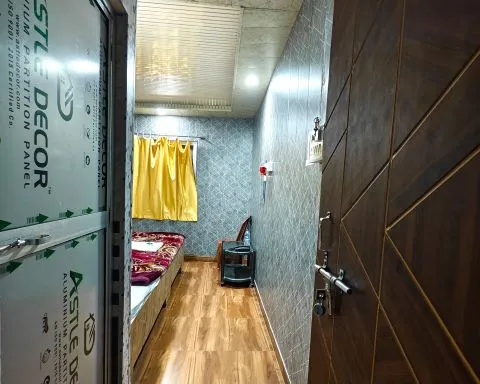 /room/blue-cottage-img3.webp